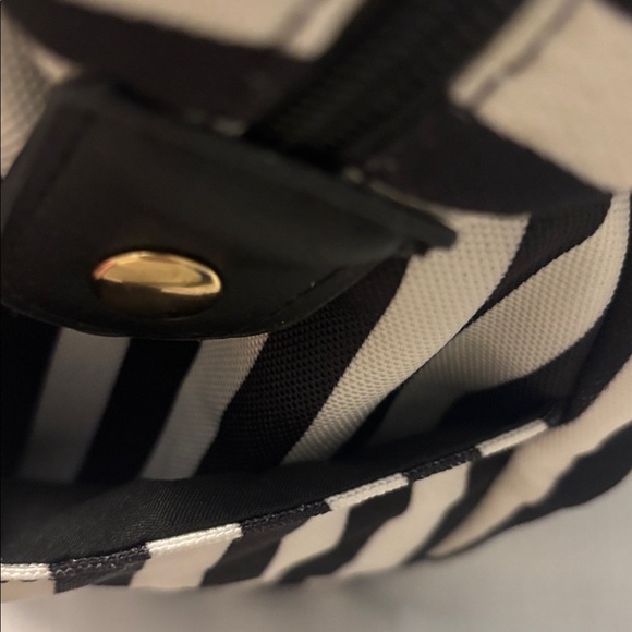 Alice + Olivia by Stacey Bendet black & white striped canvas duffle bag NWOT - Picture 10 of 11